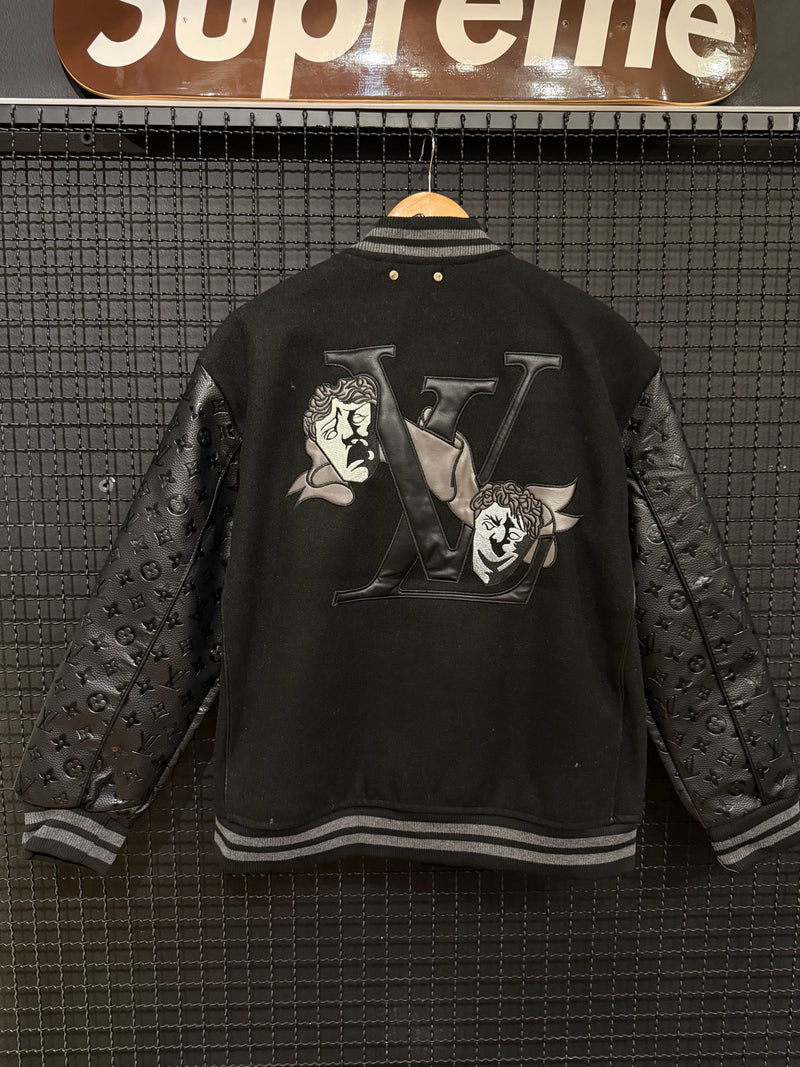 Jaqueta Varsity Louis Vuitton Black - Pronta Entrega