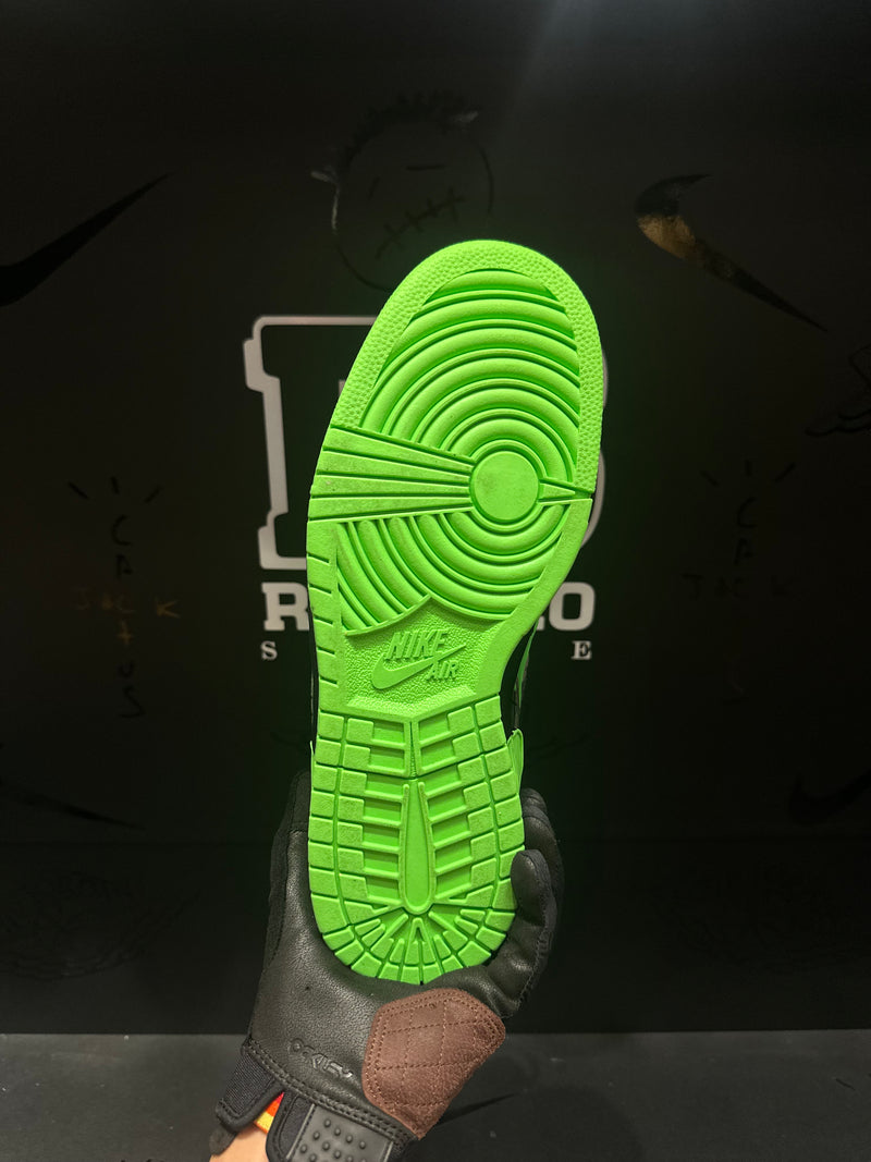 Tênis Nike Rubber Dunk x Off-White
Green Strike - Pronta Entrega