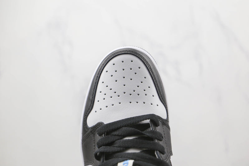 Jordan 1 Low Black University Blue White - Encomenda