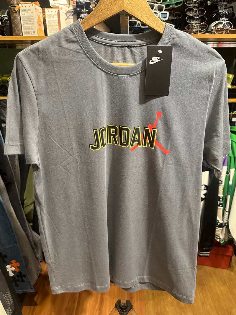 Camisa Nike Air Jordan Cinza Logo Black/Yellow/Red - Pronta Entrega