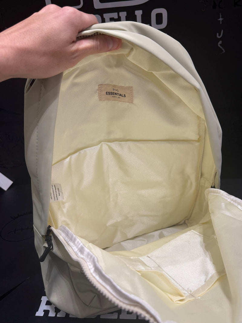 Mochila Essentials Couro Creme  - Pronta Entrega