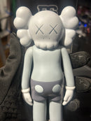 Boneco Colecionável KAWS Silver 18cm - Pronta Entrega