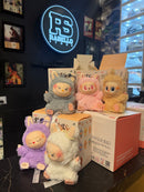 Boneco Labubu “Have a Seat” – Chaveiro | Mini Figura Colecionável Pop Mart - Pronta Entrega