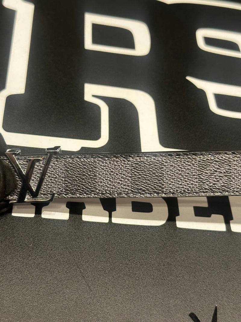 Cinto Feminino Louis Vuitton Initiales Damier Graphite - Pronta Entrega