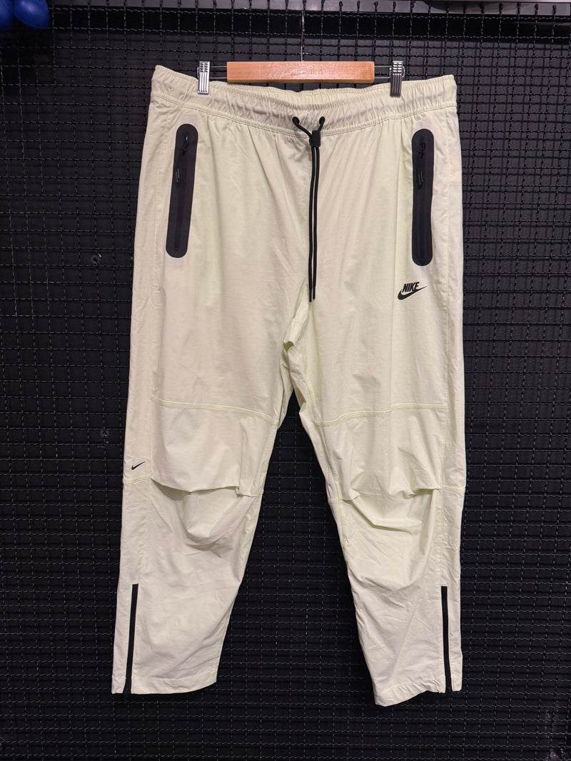 Calça Nike Tech Woven Green - Pronta Entrega