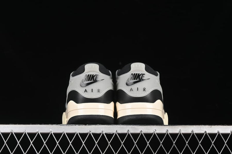 Air Jordan 4 RM Black Sail - Encomenda