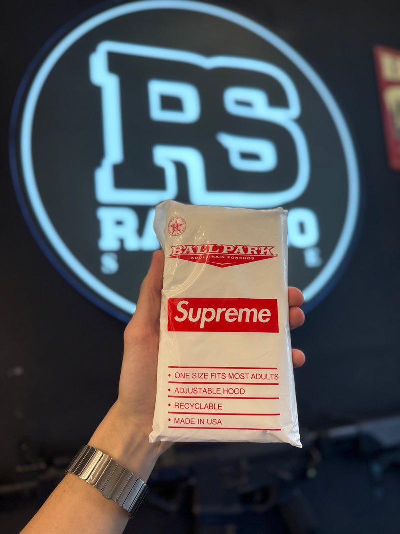 Supreme Ballpark Poncho ‘Capa de Chuva’ - Pronta Entrega