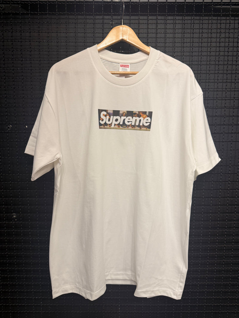 Camiseta SUPREME Santa Ceia Branca - Pronta Entrega