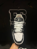 Tênis Louis Vuitton LV Trainer Black White - Pronta Entrega