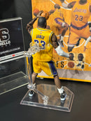 Action Figure LeBron James Lakers No. 127 Medicom Mafex - Pronta Entrega
