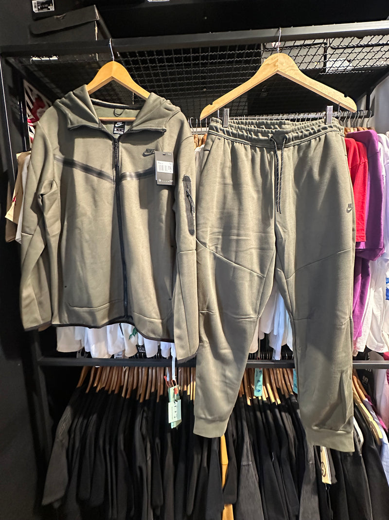 Conjunto Nike Tech Fleece Verde - Pronta Entrega