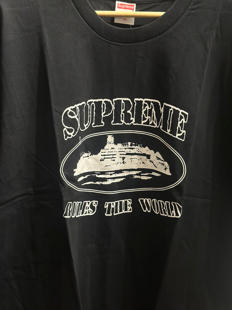 Camiseta SUPREME “Rules The World” Preta - Pronta Entrega