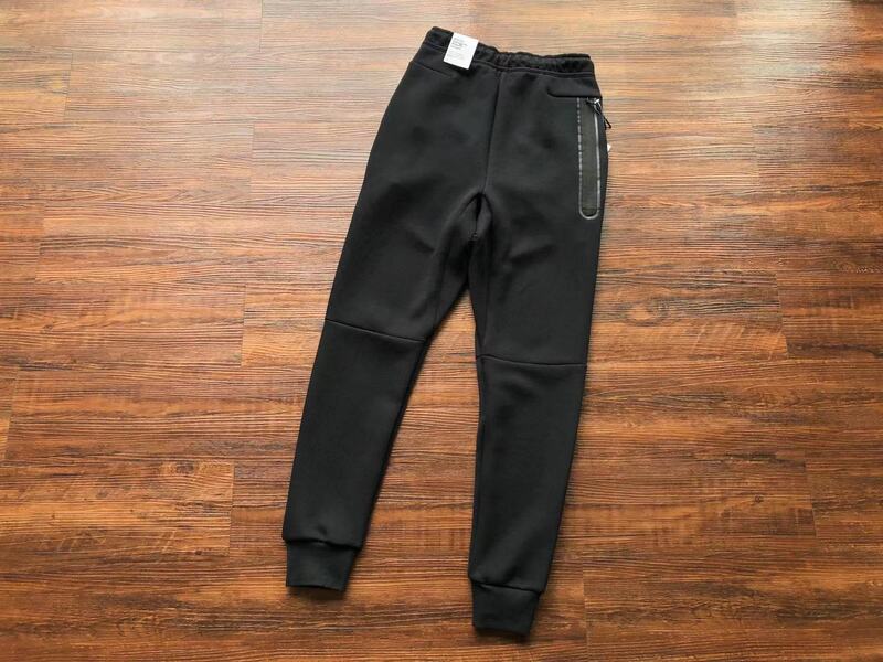 Conjunto Nike Tech Fleece Preto - Encomenda