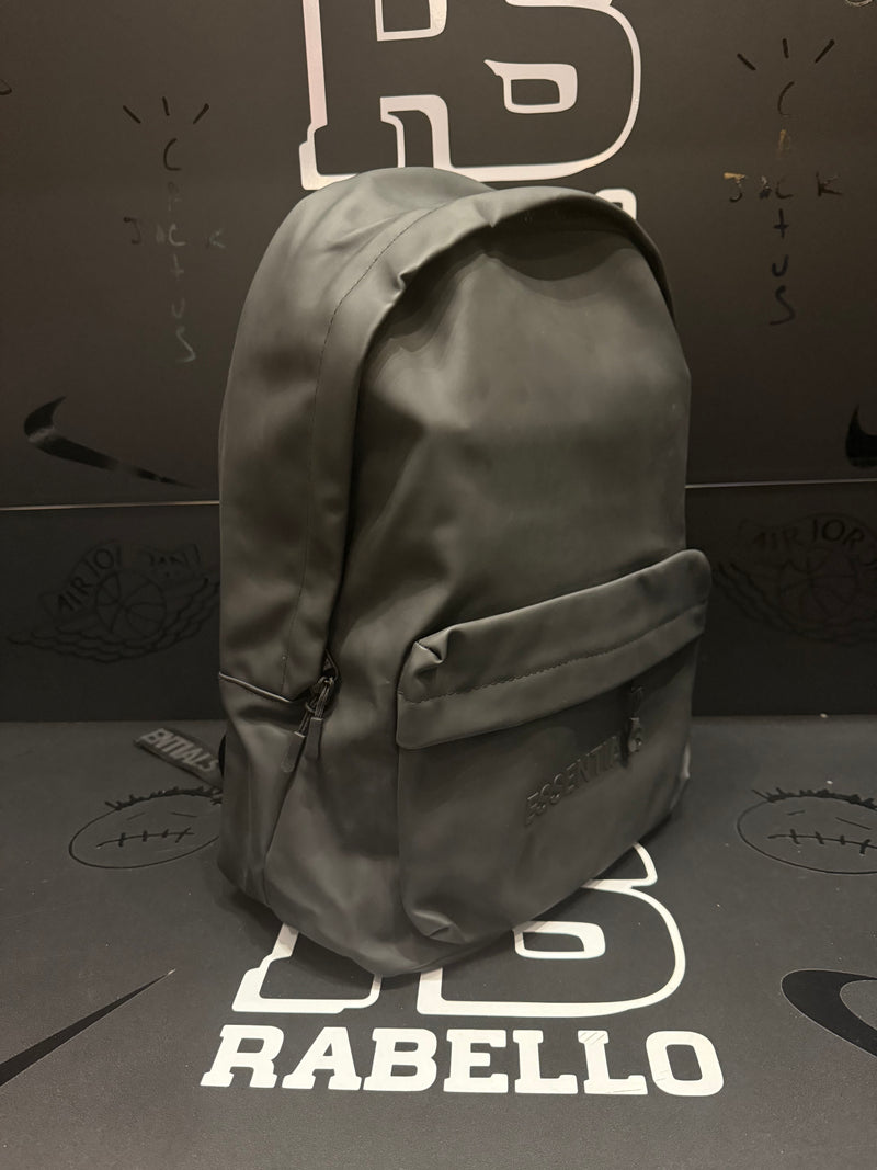 Mochila Essentials Couro Preto  - Pronta Entrega