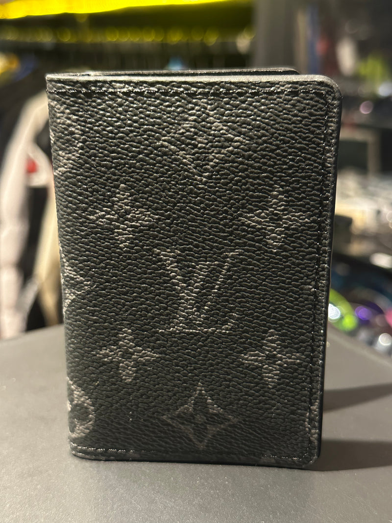 Carteira Louis Vuitton Pocket Organizer Monogram Eclipse - Pronta Entrega