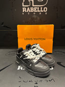 Tênis Louis Vuitton Trainer Black Embossed Monogram - Pronta Entrega