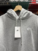 MOLETOM NIKE SPORTSWEAR CLUB HOODIE PO CINZA/BRANCO - Pronta Entrega