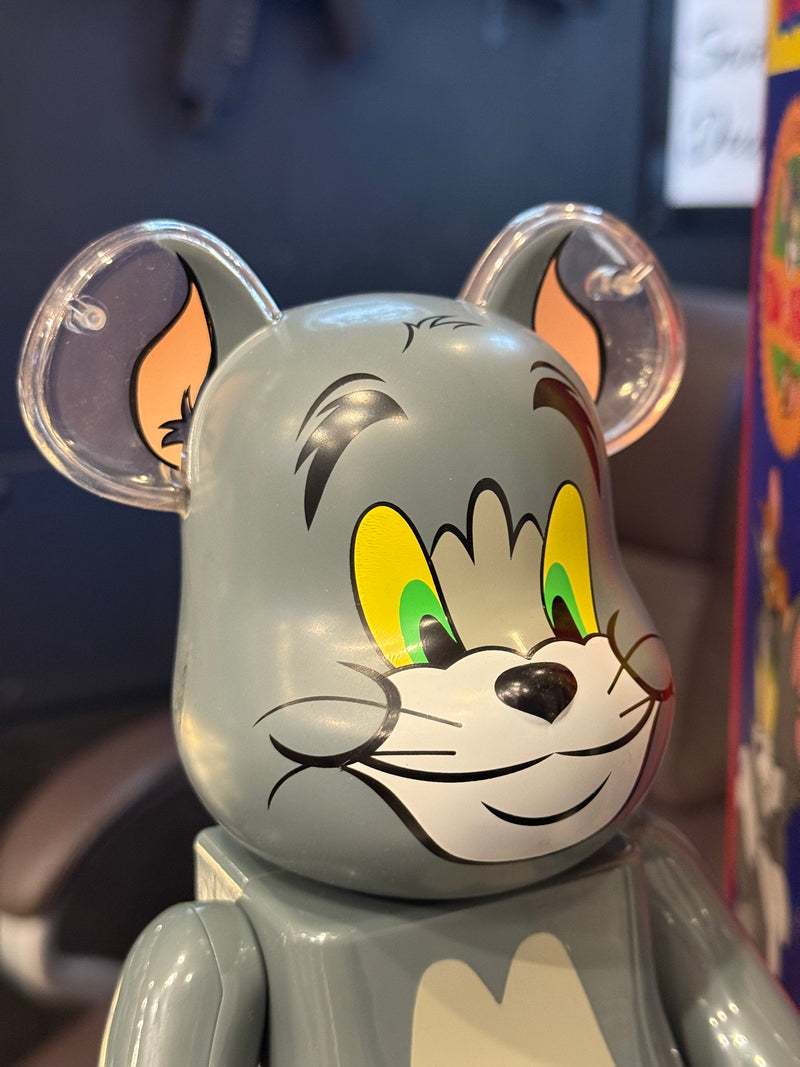Bearbrick Bear Tom & Jerry 400% + Mini Boneco Tom Medicom Toy Boneco Colecionável 28cm - Pronta Entrega