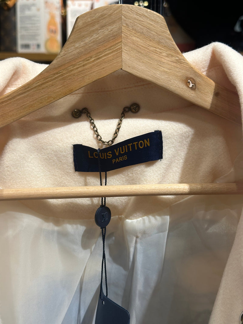Jaqueta Varsity Louis Vuitton Creme  Bordado Multi Patches - Pronta Entrega