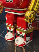 Bearbrick Chicago Bulls 23 Michael Jordan  NBA Dourado 400% Medicom Toy Boneco Colecionável 28cm - Pronta Entrega
