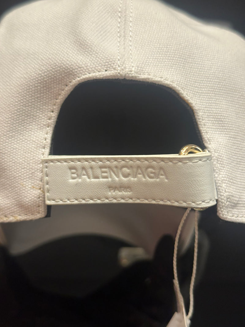 Boné Balenciaga Branco Aba Curva - Pronta Entrega