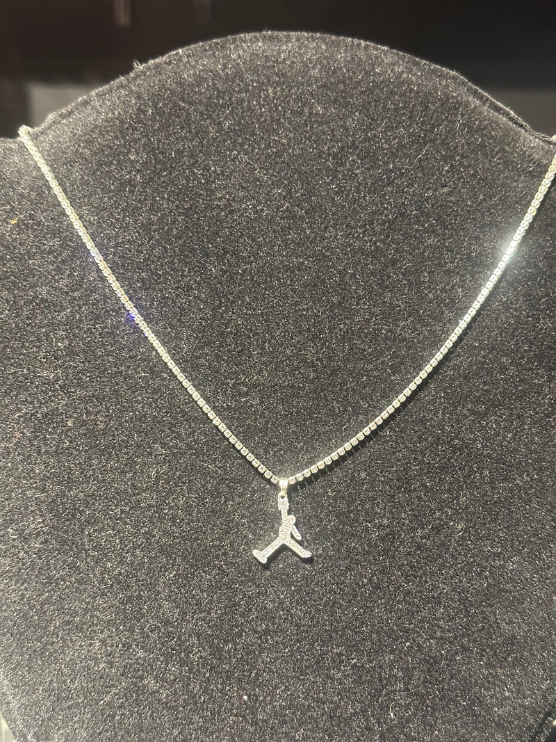 Corrente Riviera Cravejada Pingente Air Jordan Em Zicornia Cubica Prata 50 CM - Pronta Entrega