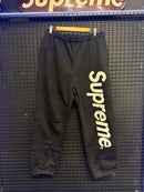 Calça Moletom Supreme Satin Applique - Pronta Entrega