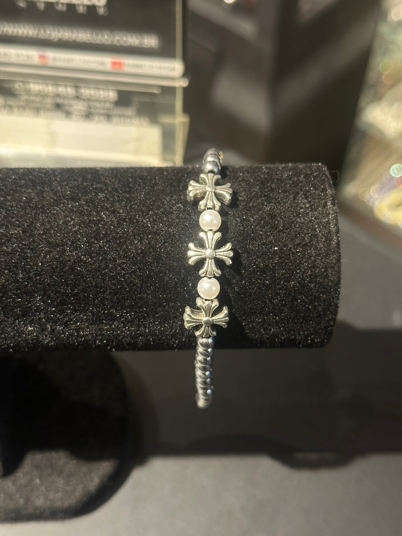 Pulseira Chrome Hearts Pérolas Prata Cruzes 19 + 5 CM - Pronta Entrega