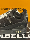Tênis Louis Vuitton Trainer Black Embossed Monogram - Pronta Entrega