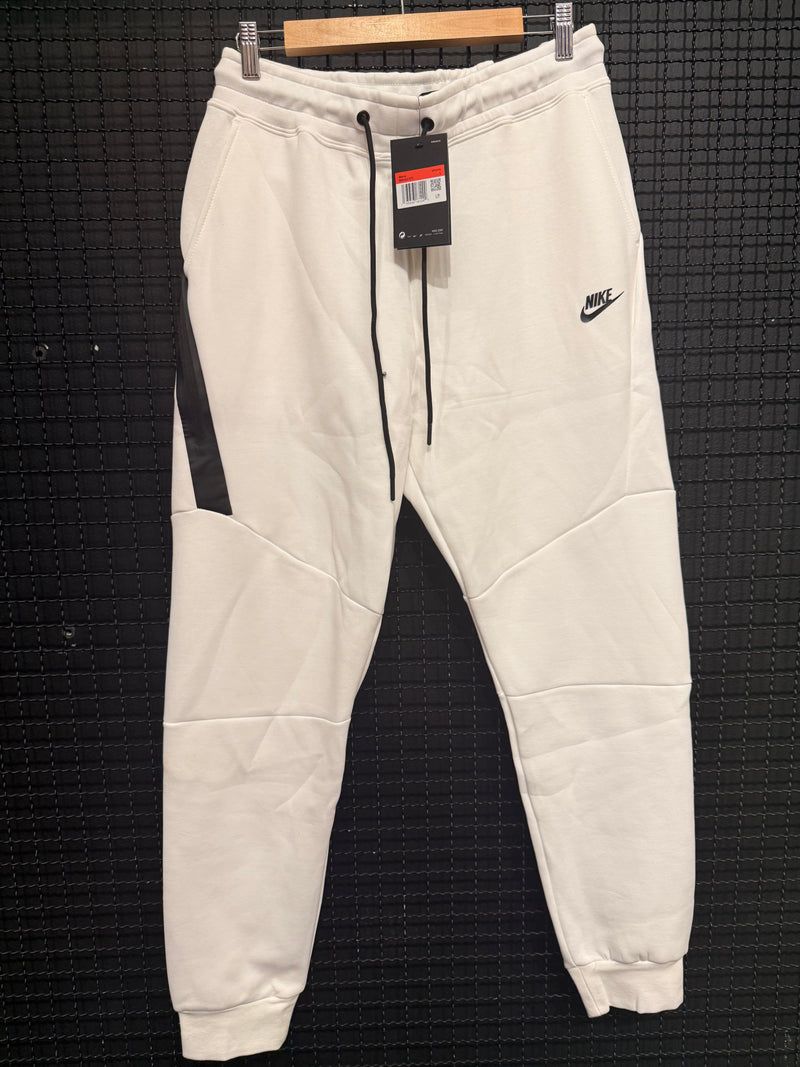 Calça Nike Tech Fleece White - Pronta Entrega