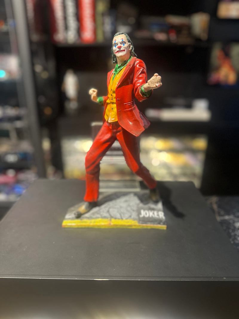 Boneco DC Comics “The Joker” 31 cm Resina Prime - Pronta Entrega