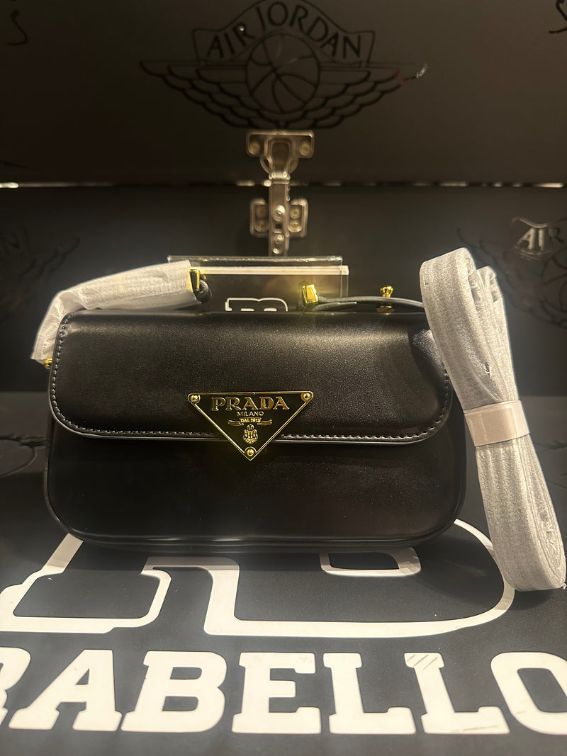 Bolsa Prada Black Logo Triangular Gold - Pronta Entrega
