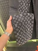 Calça Louis Vuitton Jeans Monogram Preto - Pronta Entrega