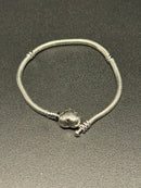 Bracelete Pandora Moments com Fecho De Coracao Prata - Pronta Entrega