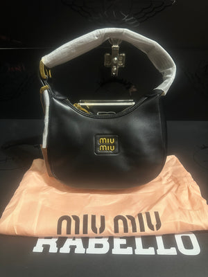Bolsa de Ombro Miu Miu Wander Hobo Black - Pronta Entrega