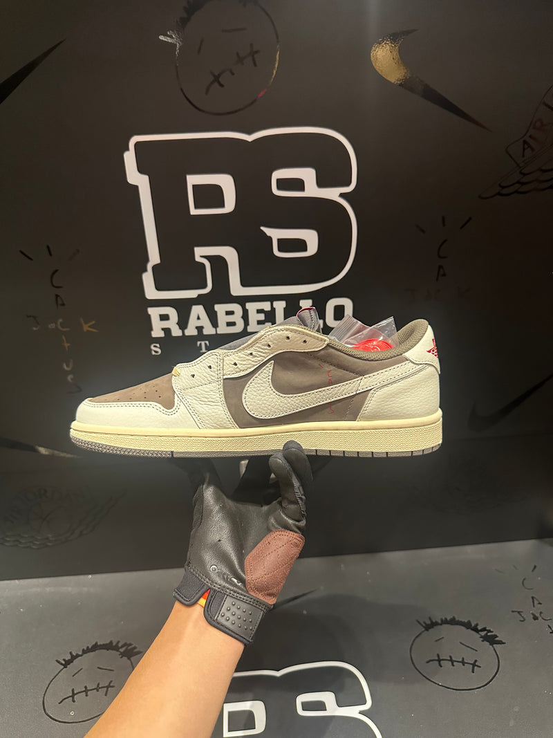 Tênis Nike Air Jordan 1 Retrô Low OG SP x Travis Scott Reverse Mocha - Creme - Pronta Entrega