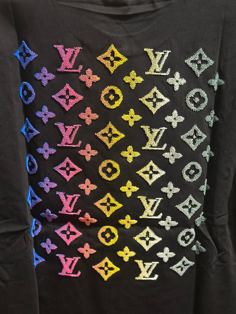 Camiseta Louis Vuitton Preta Multicolor - Pronta Entrega