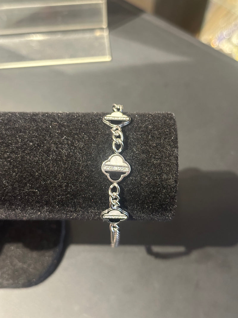 Pulseira Prata Ajustável Trevos Black/White - Pronta Entrega