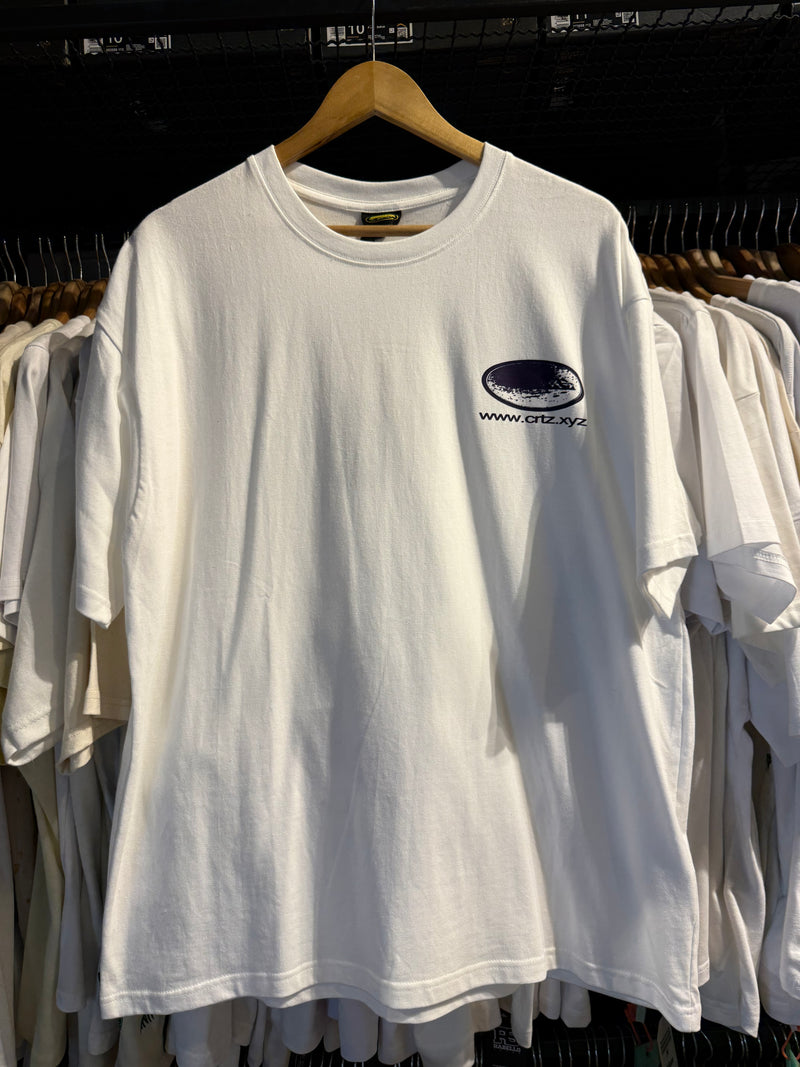 Camiseta Corteiz Rally Vinylz Logo Branca - Pronta Entrega