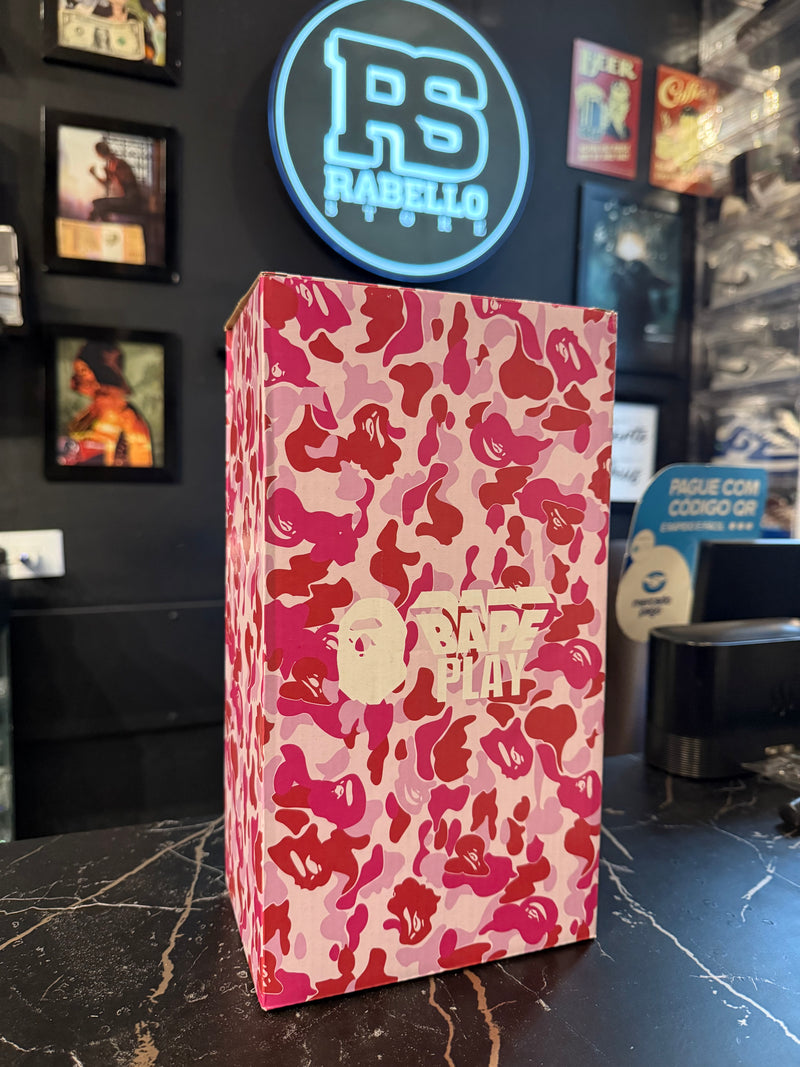 Bearbrick BAPE Camo 400%
Pink Medicom Toy Boneco Colecionável 28cm - Pronta Entrega