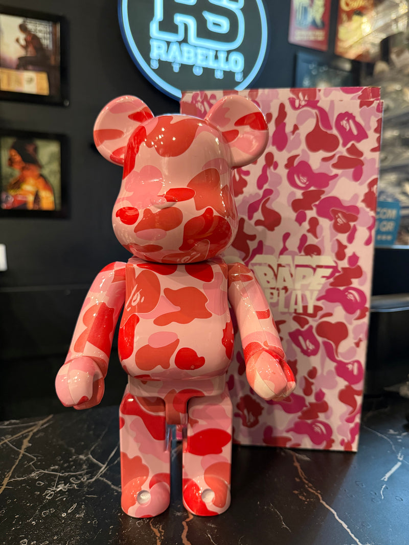 Bearbrick BAPE Camo 400%
Pink Medicom Toy Boneco Colecionável 28cm - Pronta Entrega