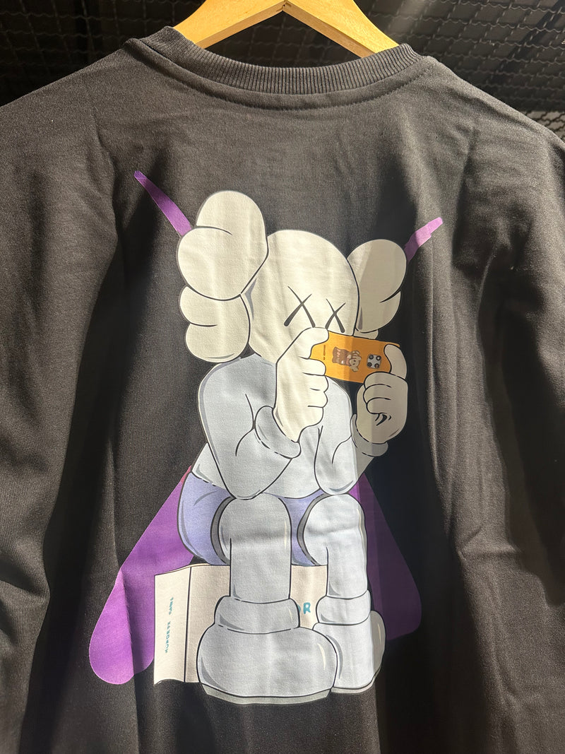 Camiseta KAWS Oversized Preta - Pronta Entrega