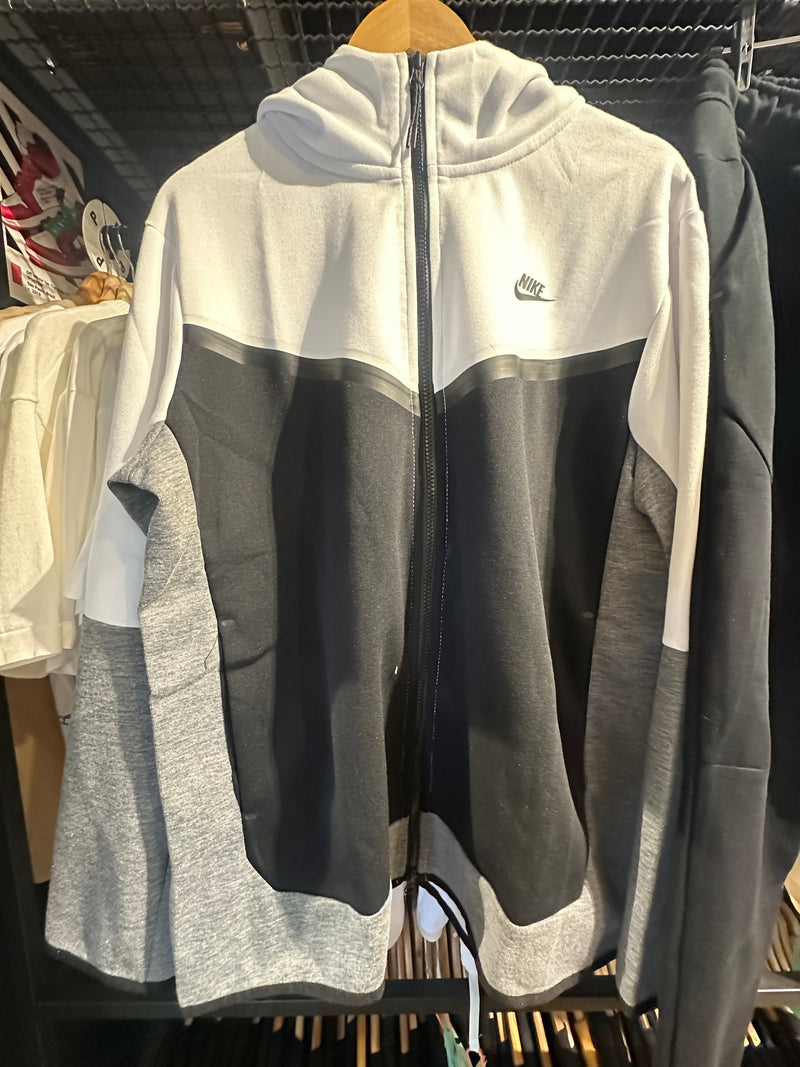 Conjunto Nike Tech Fleece Preto e Branco - Pronta Entrega
