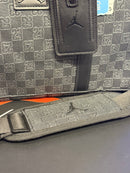Bolsa Air Jordan Monogram Duffle Bag Dark Smoke Grey - Pronta Entrega