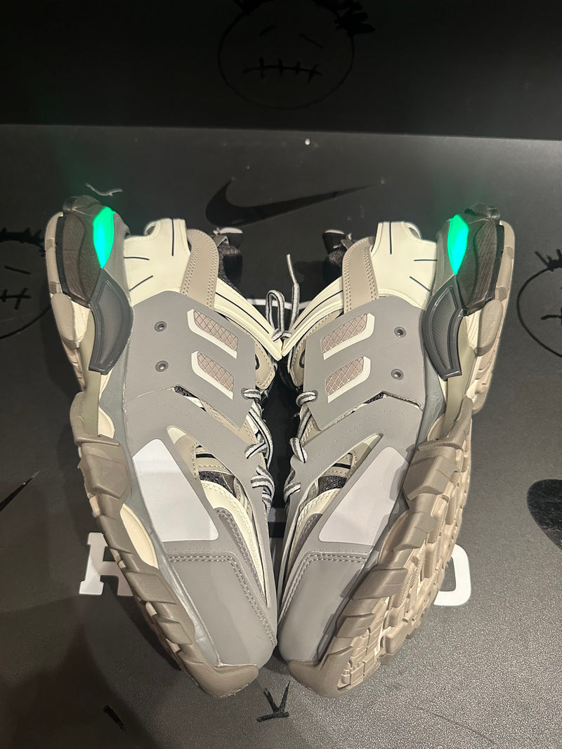 Tênis Balenciaga Cano Baixo Track Cinza Com Led - Pronta Entrega