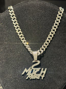 Corrente Cravejada Pingente “2 Much Money” Em Zicornia Cubica Prata 45 CM - Pronta Entrega