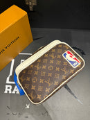 Bolsa Louis Vuitton 2020 LV X NBA WHITE BROWN MONOGRAM NIL MESSENGER BAG - Pronta Entrega