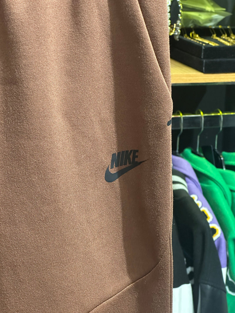 Calça Moletom Nike Standard Fit Marrom Com Punho - Pronta Entrega