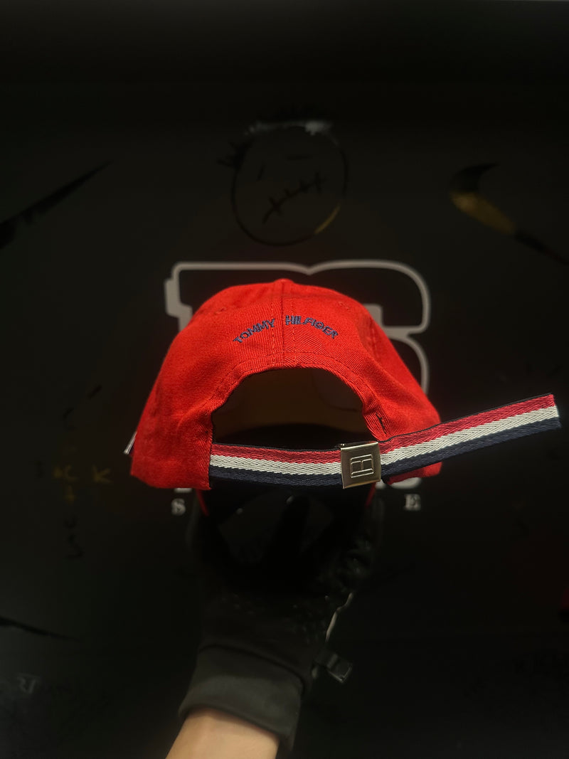 Boné Aba Curva Tommy Hilfiger Logo Pequeno Vermelho - Pronta Entrega