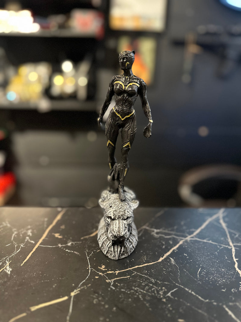 Boneco de Ação Pantera Negra Resina - Pronta Entrega